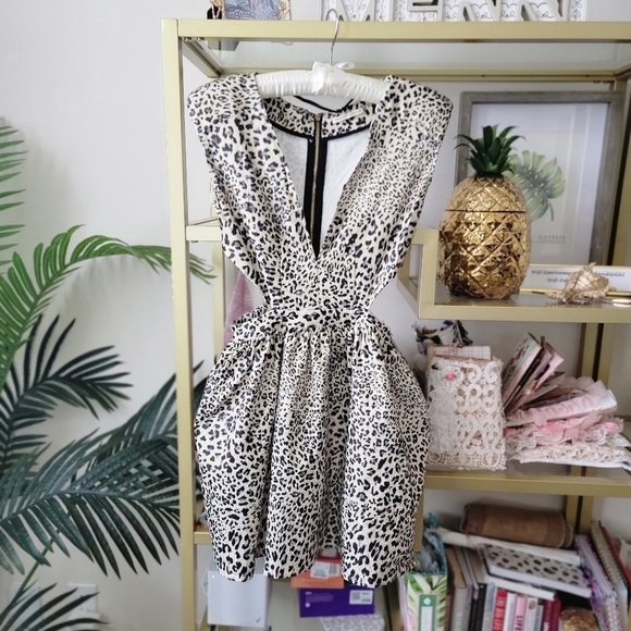 🐆 Animal Print Shimmer Cut Out Mini Dress - Women's Size Small 🐆 - Picture 5 of 11
